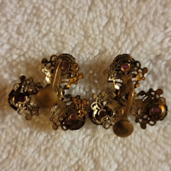 Vintage screwback earrings, purple. - Picture 2 of 4